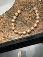 Collier de perles fait main des Cordes, Bijoux, Sacs & Beauté, Colliers, Comme neuf, Autres matériaux, Rose, Enlèvement ou Envoi