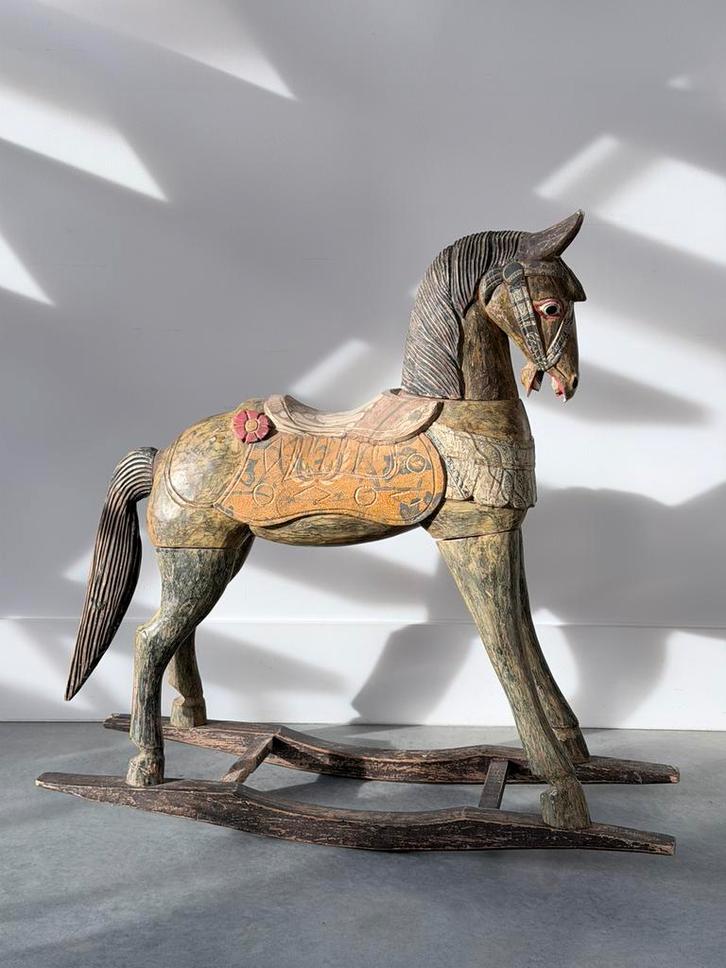 Magnifique cheval à bascule en bois sculpté Asie/inde 1970, Antiek en Kunst, Antiek | Speelgoed, Ophalen