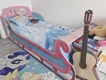 Lit Frozen +sommier + matelas beschikbaar voor biedingen