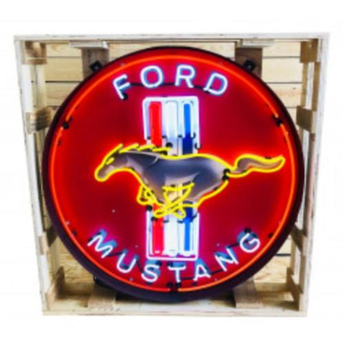 Grote Ford mustang neon in een metall case garage showroom, Collections, Marques & Objets publicitaires, Neuf, Table lumineuse ou lampe (néon)