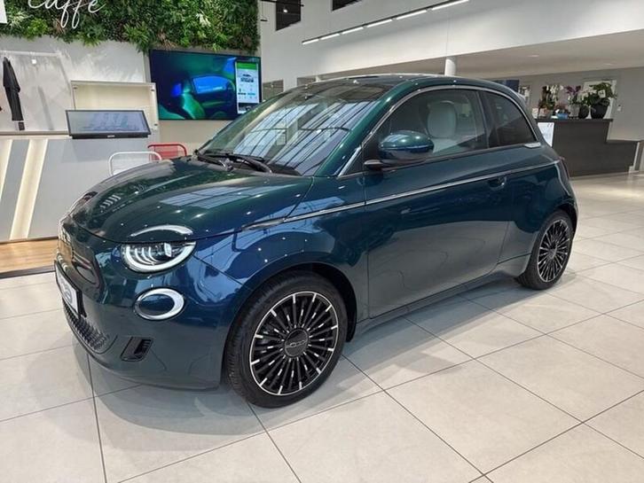Fiat 500e 3+1 MY25 LA PRIMA Elektrisch 87kW 118pk [NIEUW], Auto's, Fiat, Overige modellen, Elektrisch, Stadsauto, 4 deurs, Automaat