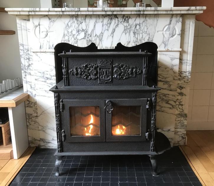 Decoratieve gietijzeren houtkachel, Huis en Inrichting, Kachels, Gebruikt, Vrijstaand, Houtkachel, Hout, Ophalen