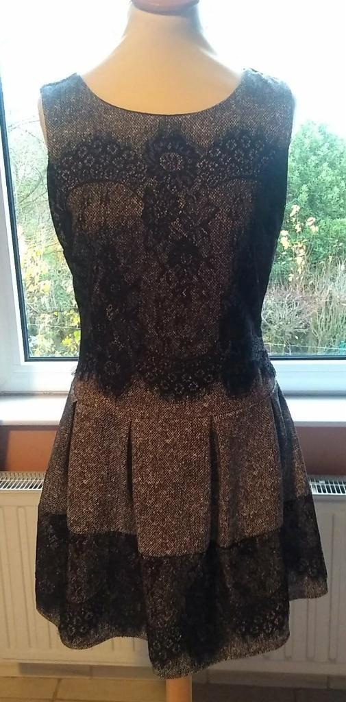 grijs zwart kleed met grijs truitje, Kleding | Dames, Jurken, Maat 38/40 (M), Zwart, Ophalen of Verzenden