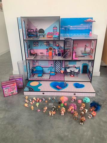 LOL huis met inrichting en poppetjes, Ophalen, Gebruikt