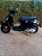VESPA GTS 125 Supertech vol zwarte trim en opties perf.staat, Scooter, Particulier, 125 cc, 11 kW of minder