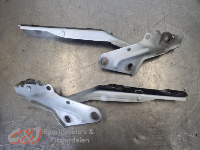 Motorkap Scharnier van een Dodge RAM, Auto-onderdelen, Overige Auto-onderdelen, Dodge, Gebruikt, 3 maanden garantie, Ophalen of Verzenden