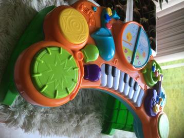 leuke kindermuziektafel beschikbaar voor biedingen