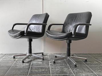 vintage Artifort design bureaustoelen beschikbaar voor biedingen