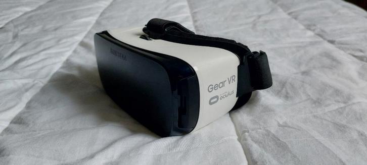 Vrbril samsung gear vr by oculus bril voor smartphone, Games en Spelcomputers, Virtual Reality, Zo goed als nieuw, Telefoon, VR-bril