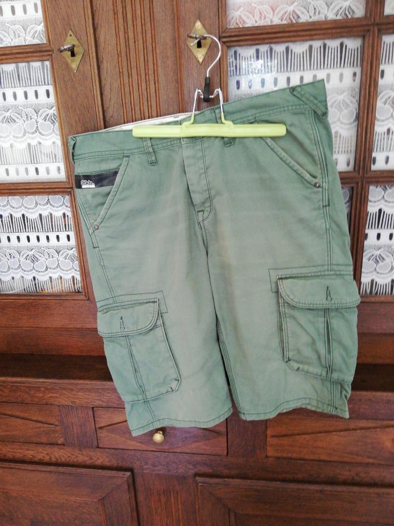 Short homme vert Clockhouse Taille M., Enlèvement ou Envoi, Comme neuf, Vert