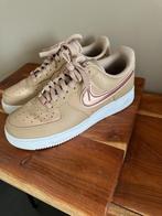 Nike air, Vêtements | Femmes, Chaussures, Beige, Sneakers et Baskets, Nike, Comme neuf