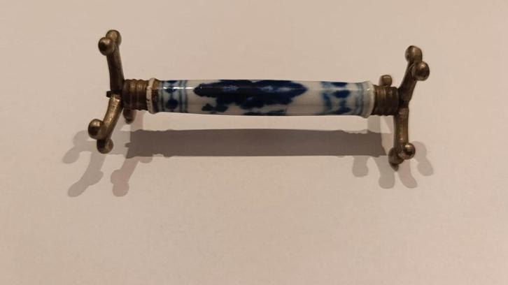 Porte-Couteau en Porcelaine Ancien, Antiquités & Art, Antiquités | Couverts, Enlèvement ou Envoi