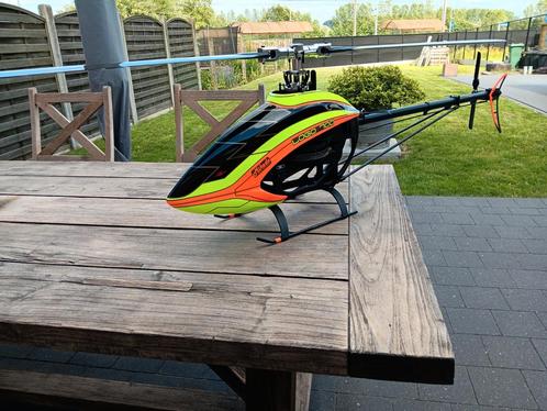 Mikado logo 700, Hobby en Vrije tijd, Modelbouw | Radiografisch | Helikopters en Quadcopters, Zo goed als nieuw, Ophalen