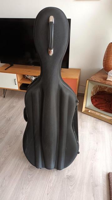 Stevige Cello Koffer beschikbaar voor biedingen