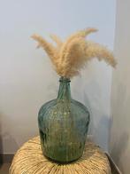 Vase bleu en verre avec un bouquet, Ophalen, Zo goed als nieuw