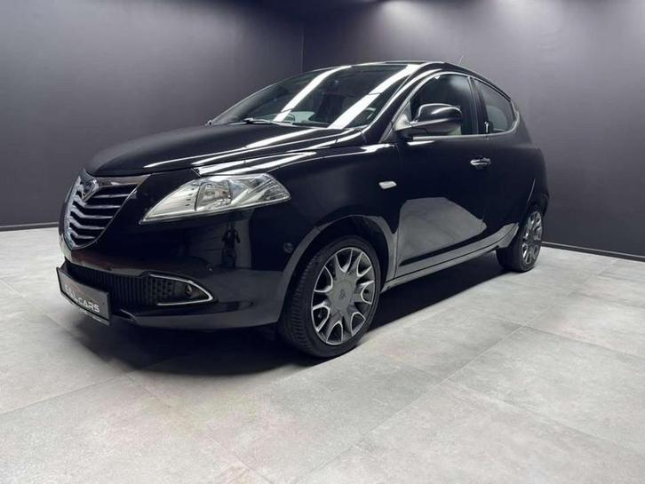 Lancia Ypsilon Ypsilon 1.2i *12 mois de garantie* (bj 2015), Auto's, Lancia, Bedrijf, Te koop, Ypsilon, ABS, Airbags, Airconditioning