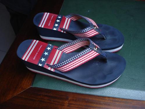 Tommy Hilfiger teenslippers, dames/meisjes. mt 38, Kleding | Dames, Schoenen, Gedragen, Slippers, Blauw, Ophalen of Verzenden