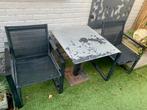 Tuinset tafel en 2 stoelen borek moet opgekuist worden 25€, Enlèvement, Utilisé, Salons de jardin