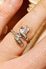 Verzilverd ringetje met steentjes, Handtassen en Accessoires, Ringen, Ophalen of Verzenden, Zo goed als nieuw