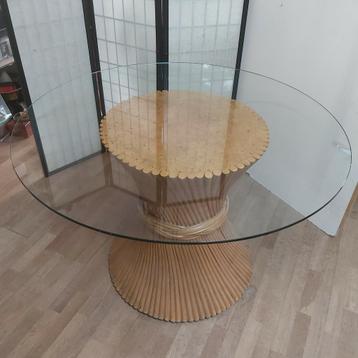 Mc Guire glas tafelblad op rotan voet beschikbaar voor biedingen