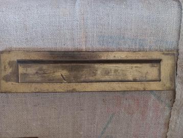 Brievenbus met klep 33,50x7,70 beschikbaar voor biedingen