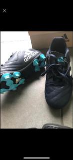 Voetbalschoen en toebehoren, Ophalen, Zo goed als nieuw