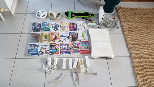 Wii met 19 spelletjes en accessoires, Games en Spelcomputers, Spelcomputers | Nintendo Wii, Gebruikt, Met 3 controllers of meer