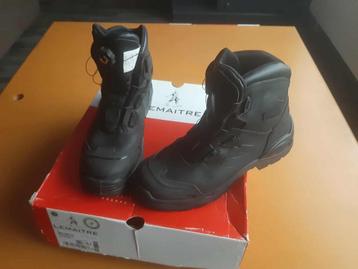 Veiligheidsbottines beschikbaar voor biedingen