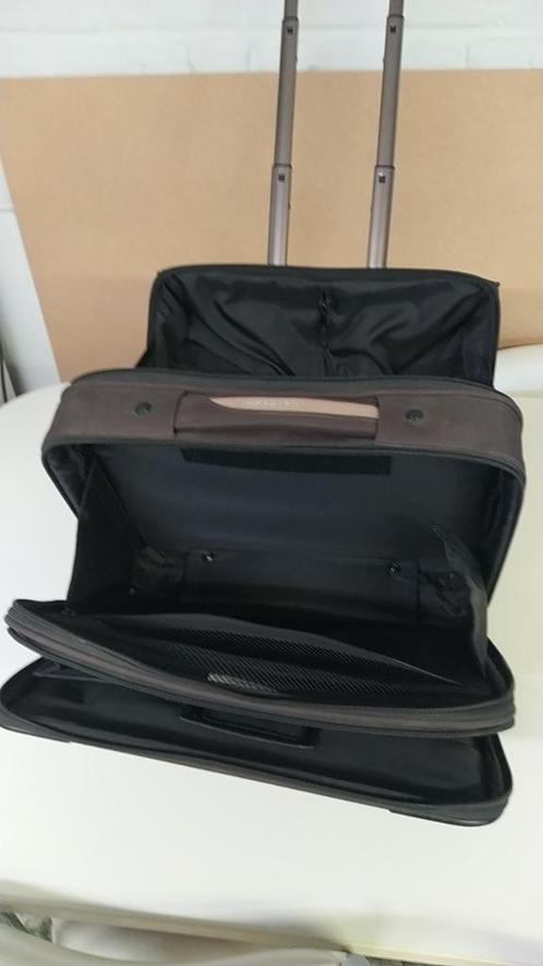 trolley, Handtassen en Accessoires, Koffers, Zo goed als nieuw, Zacht kunststof, Minder dan 50 cm, 35 tot 45 cm, Uitschuifbare handgreep
