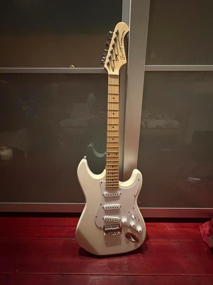 Electro guitar, Muziek en Instrumenten, Snaarinstrumenten | Gitaren | Elektrisch, Zo goed als nieuw, Ophalen