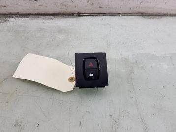 ALARMLICHTEN SCHAKELAAR BMW 1 serie (F20) (01-2010/06-2019) beschikbaar voor biedingen