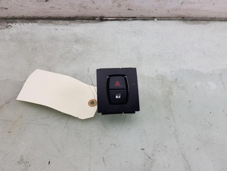 ALARMLICHTEN SCHAKELAAR BMW 1 serie (F20) (01-2010/06-2019), Auto-onderdelen, Dashboard en Schakelaars, BMW, Gebruikt