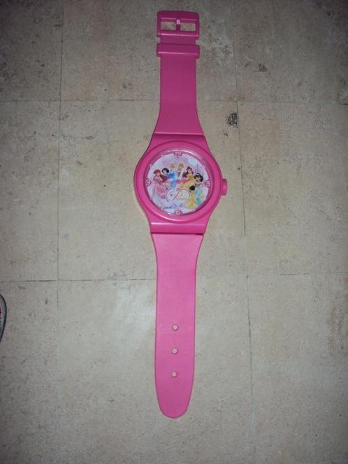 Mooie roze grote wandklok 'Prinsessen' Disney Princess, Kinderen en Baby's, Kinderkamer | Inrichting en Decoratie, Ophalen of Verzenden
