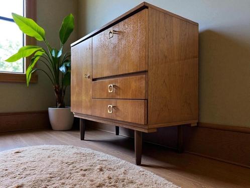 Vintage houten kast / commode, Antiek en Kunst, Curiosa en Brocante, Ophalen of Verzenden