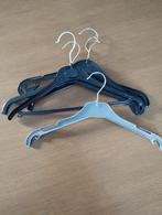 Cintres, Enlèvement, Comme neuf