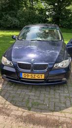 330D E90, 4 deurs, Achterwielaandrijving, Beige, Blauw