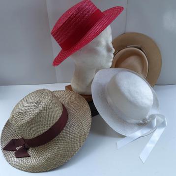 4 vintage hoeden. Prijs per stuk.