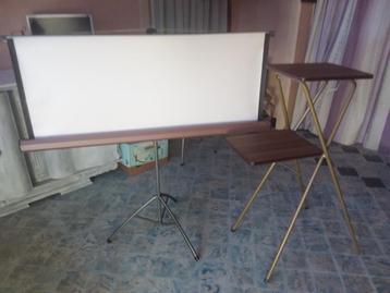 Scherm en tafel voor projector op te zetten, Enlèvement ou Envoi, Utilisé
