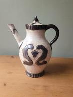 Grande cruche signée du céramiste belge J. Guyaux