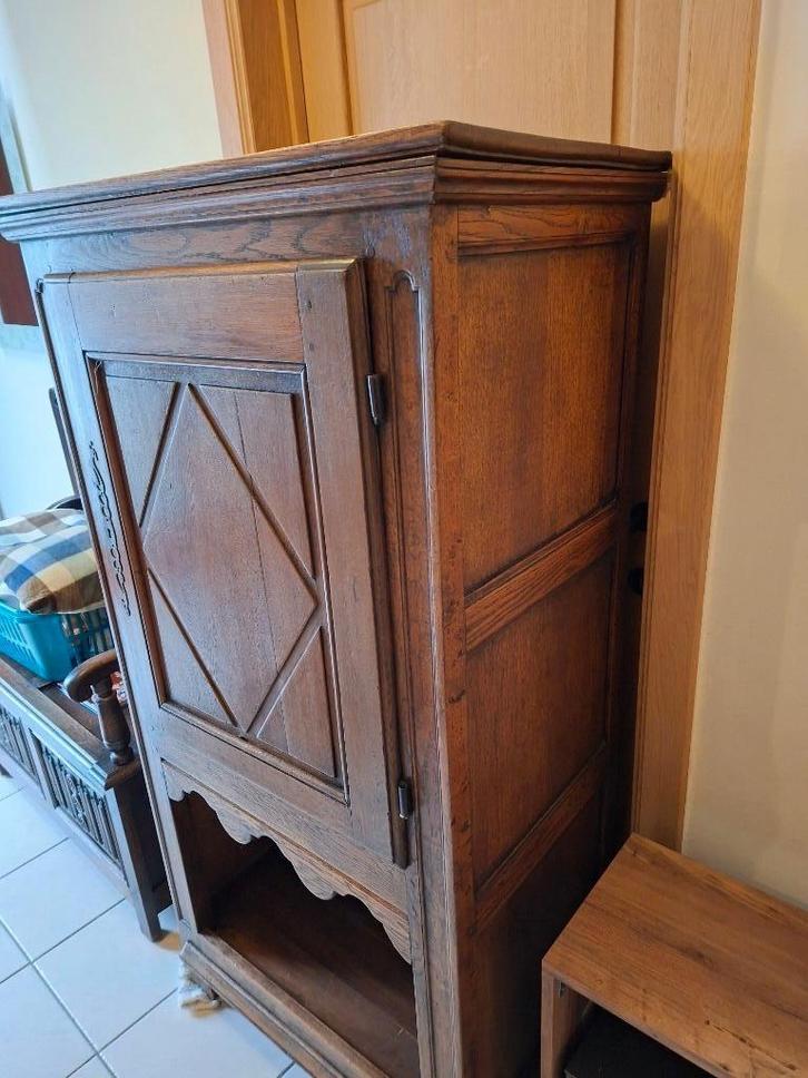 armoire robuste en chêne massif, Antiquités & Art, Antiquités | Meubles | Armoires, Enlèvement