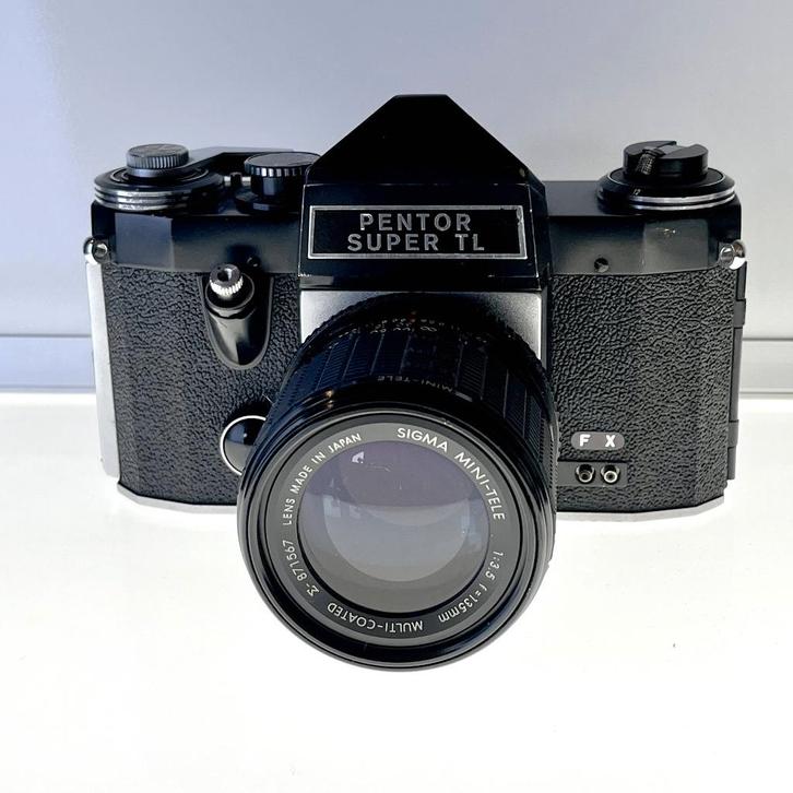 Pentor Super TL + Sigma lens f3.5/135mm, Audio, Tv en Foto, Fotocamera's Analoog, Gebruikt, Spiegelreflex, Overige Merken, Ophalen
