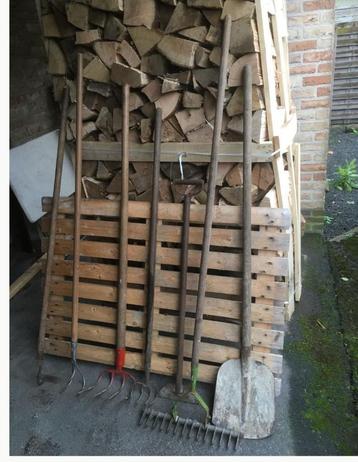 Tuingereedschap beschikbaar voor biedingen