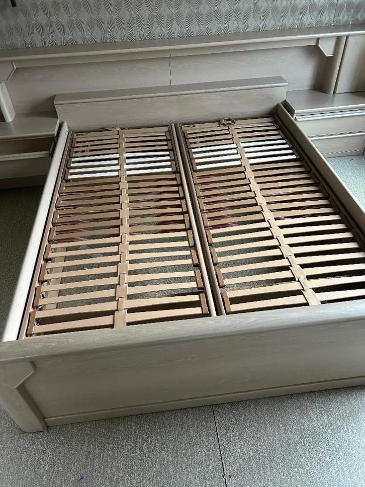 Bed met verstelbare lattenbodems, Maison & Meubles, Chambre à coucher | Lits, Comme neuf, Deux personnes, 160 cm, 200 cm, Bois