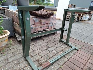Onderstel voor werktafel in hoogte verstelbaar  beschikbaar voor biedingen