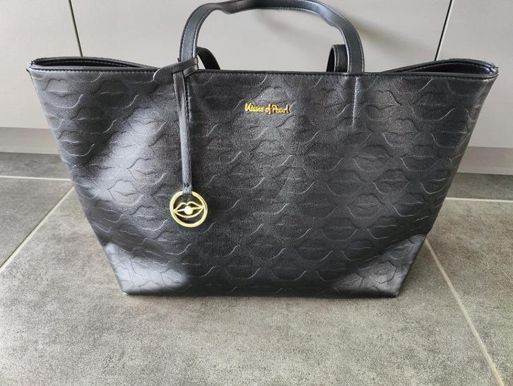 zwarte shopper Kisses Of Pearl, Handtassen en Accessoires, Tassen | Damestassen, Gebruikt, Shopper, Zwart, Ophalen
