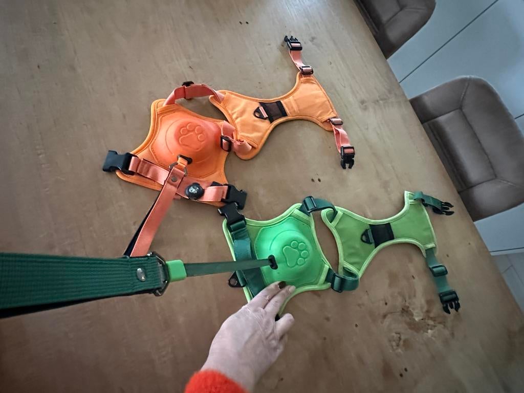 Hondenharnas met ingebouwde intrekbare riem, Dieren en Toebehoren, Hondenriemen, Zo goed als nieuw, Ophalen