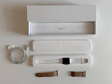 Apple Watch Sport 42mm - 7000 Series Silver Alu beschikbaar voor biedingen