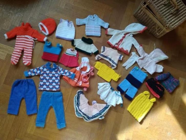 Mandje met pop pe kleding vintage -, Verzamelen, Poppen, Pop, Ophalen