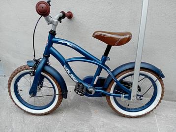 1ste fietsje Volare + stang om vast te houden beschikbaar voor biedingen