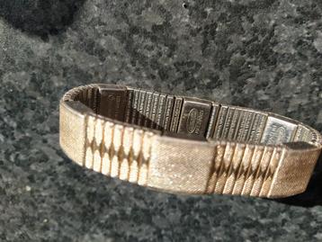 magnetische armband beschikbaar voor biedingen